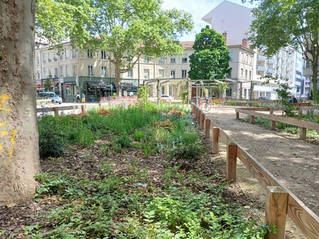 Louer un studio Lyon : 17 dossiers en 4 heures 6 Place Danton - Super ilot